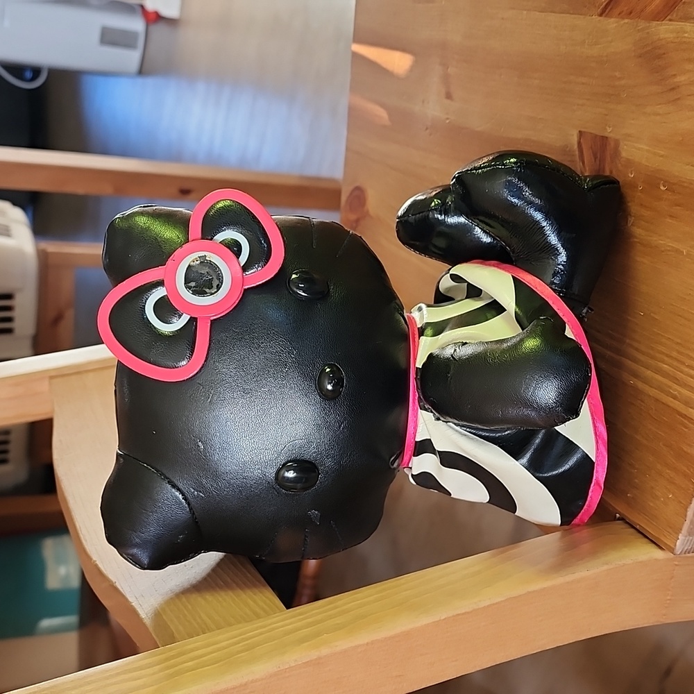 Hello Kitty x Mac Cosmetics Limited Edition Faux Leather‎ Plush. Rare.